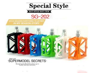 Wholesale Colorful Electric Bike Parts Aluminum Mountain Bike Pedals from china suppliers