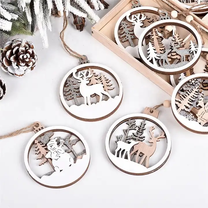 Wooden decorative pendants for Christmas family atmosphere