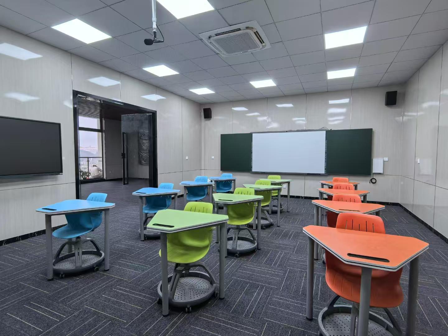 86 Inch Smart Digital Blackboard LCD Type DLED Display And High Contrast Ratio 1200 1 5