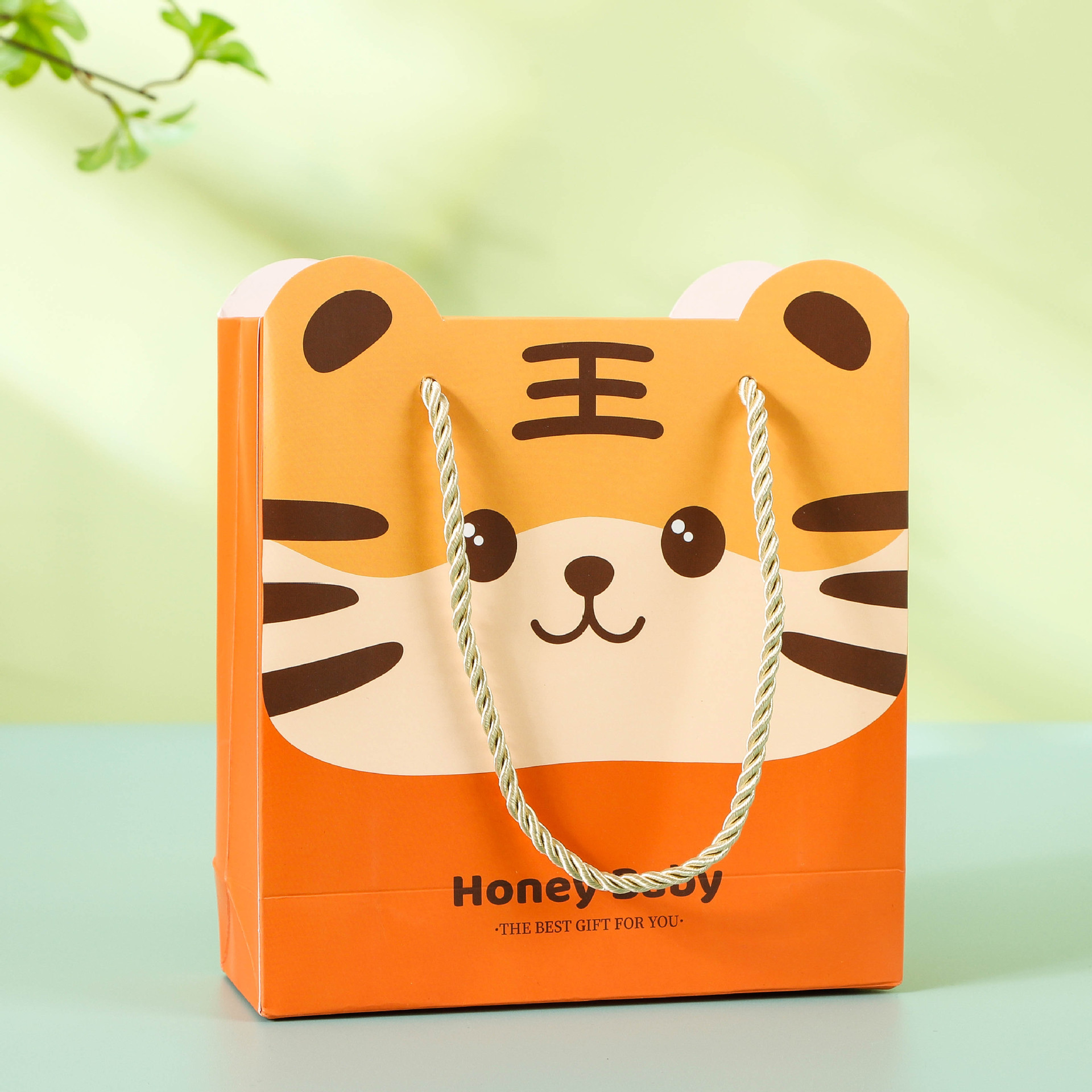 Customized Brown Kraft Paper Recycled Gift Bags For Retail Shop