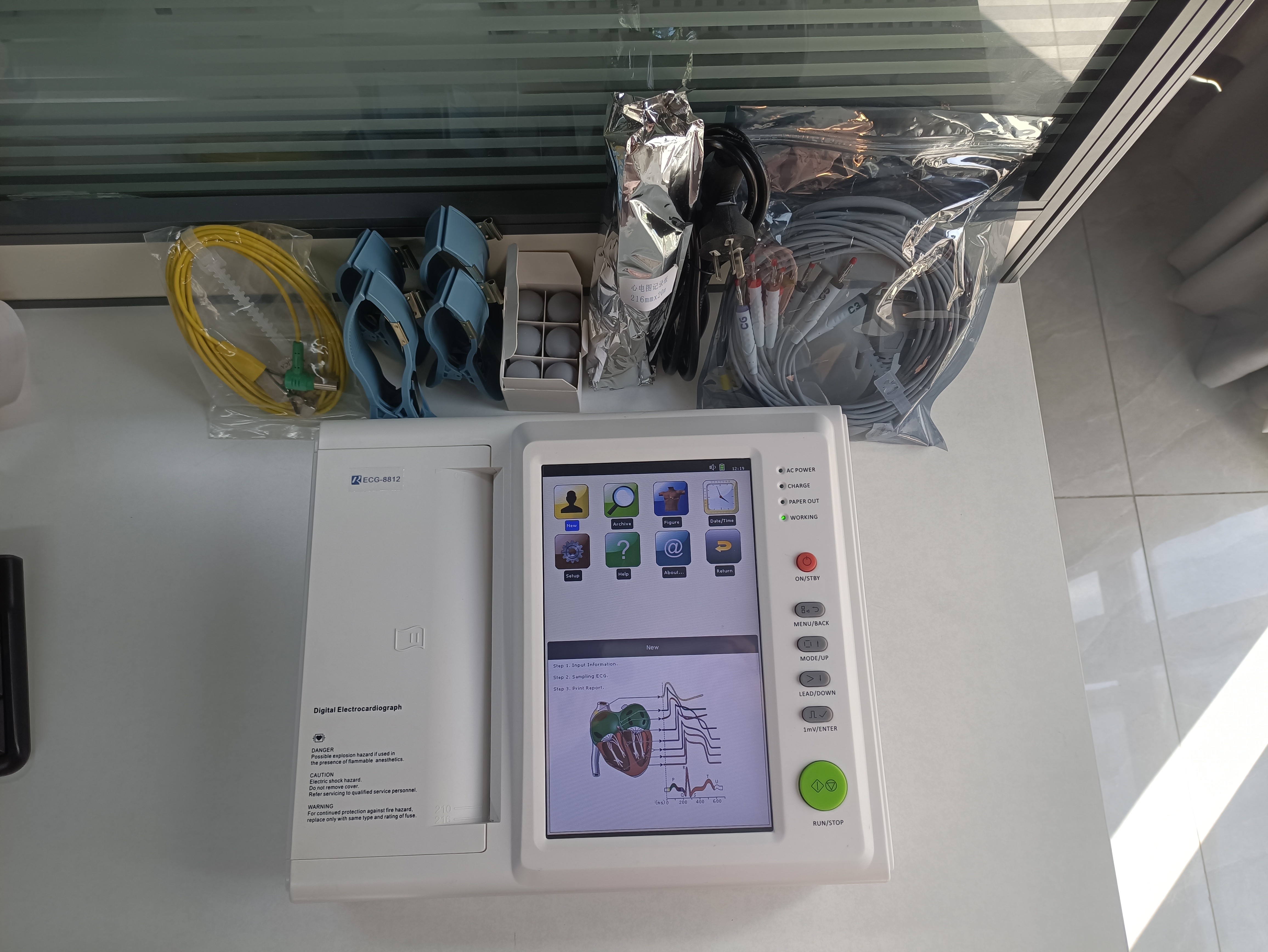 Electrocardiograph 12 Channel ECG Analysis Great Portability Convenient Operation For Hospital Clinic