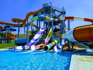 Wholesale Water Amusement Park Outdoor Swimming Pool Kids Playground Fiberglass Slide from china suppliers