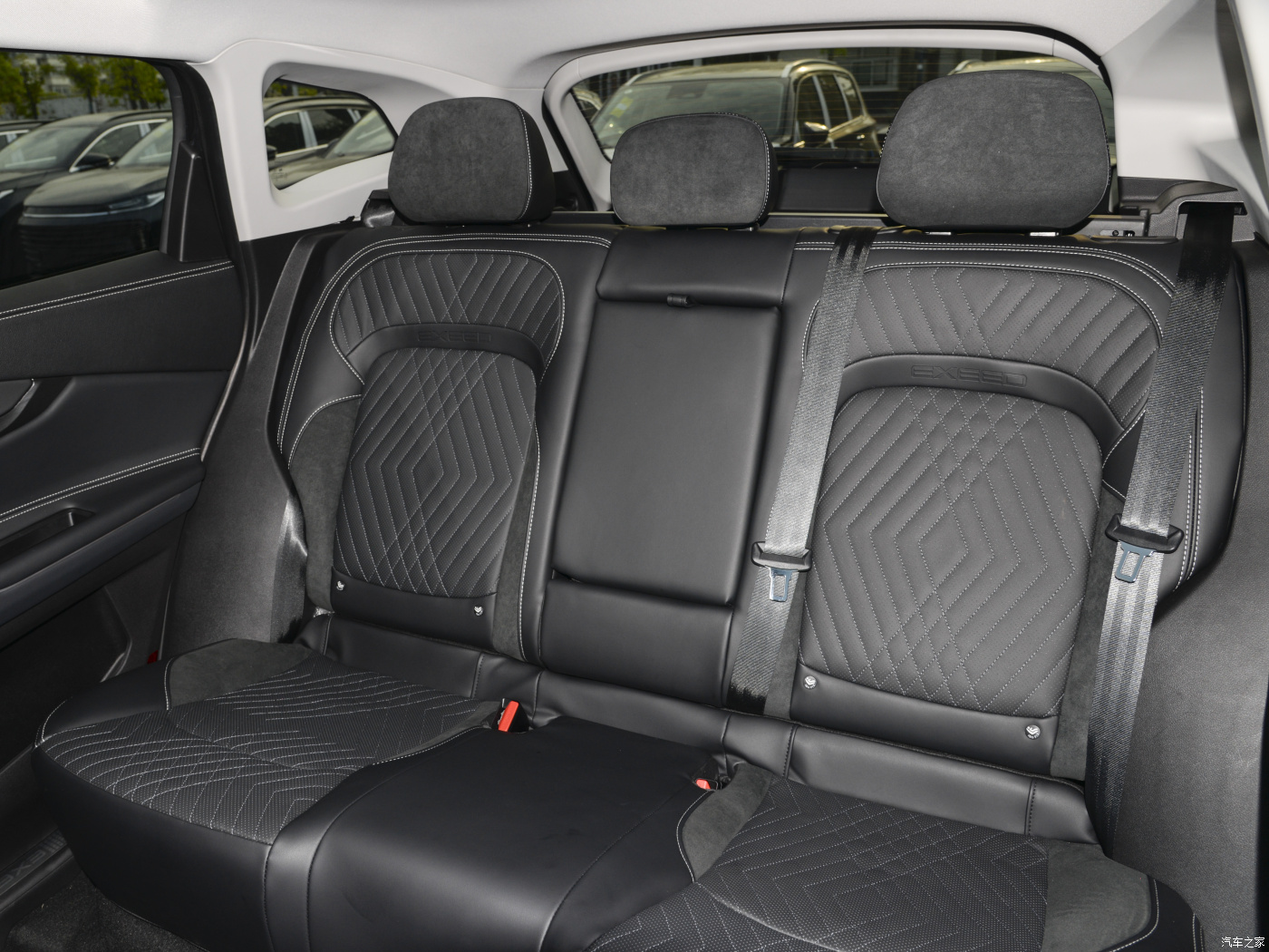 Super Fast Speed 2024 Chery EXEED TXL 400T 4WD SUV Lingyun 5 Seat Version ACC Cruise Control Macpherson Front Suspension