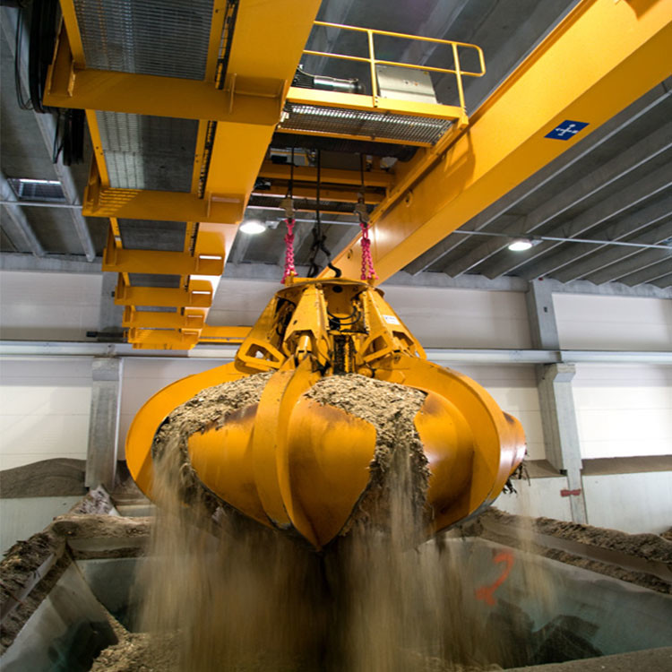 Double Girder Overhead Crane With Hydraulic Grapple Grab Bucket