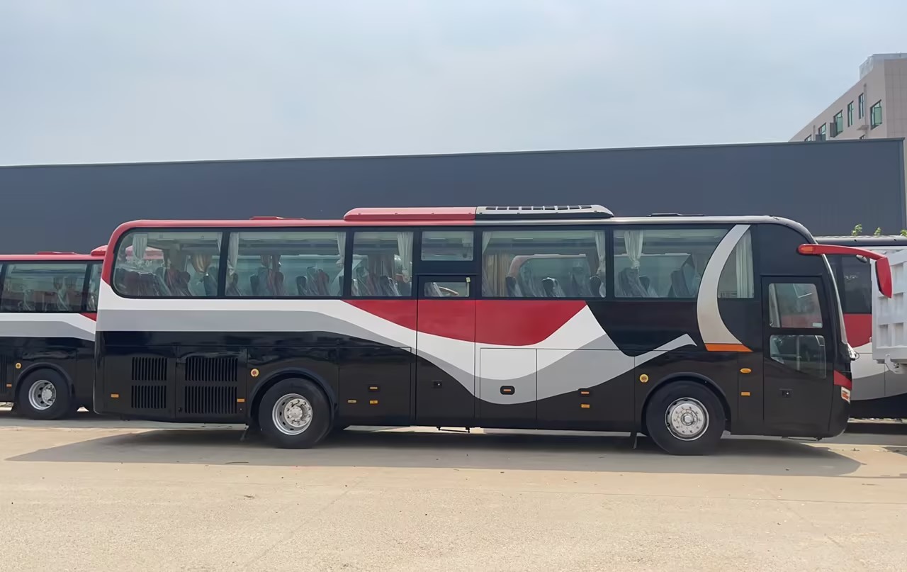 Customized 11M Coach Bus with Good Condition and Seats 31 50 in Various Colors
