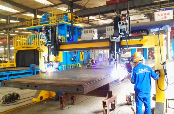 CIMC 3 axis iron S30408 11450*2500*3900mm total mass 40T curb mass 8200 use EHA dish end 4.5mm thickness ordinary liquid tank
