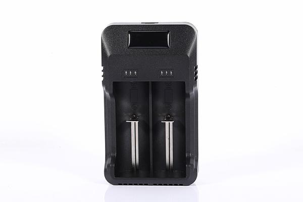 Ni-MH 2 Bay Battery Charger , 18650 Digital Battery Charger 4.2V Output Power