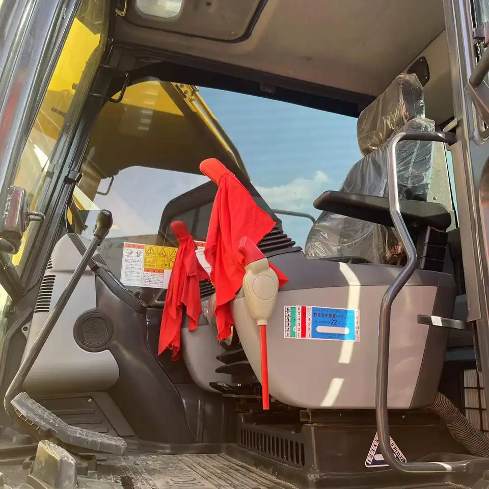 20ton Komatsu PC200 Used Crawler Excavator Construction Machine with 5700mm Boom Length