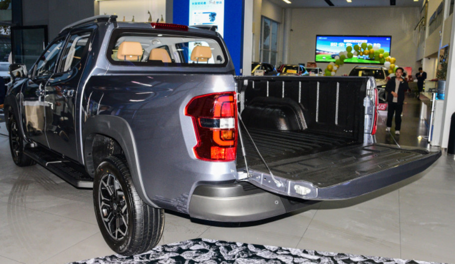 Changan Lantop 2023 2.0T Auto AWD Petrol Navigator Standard Box Edition