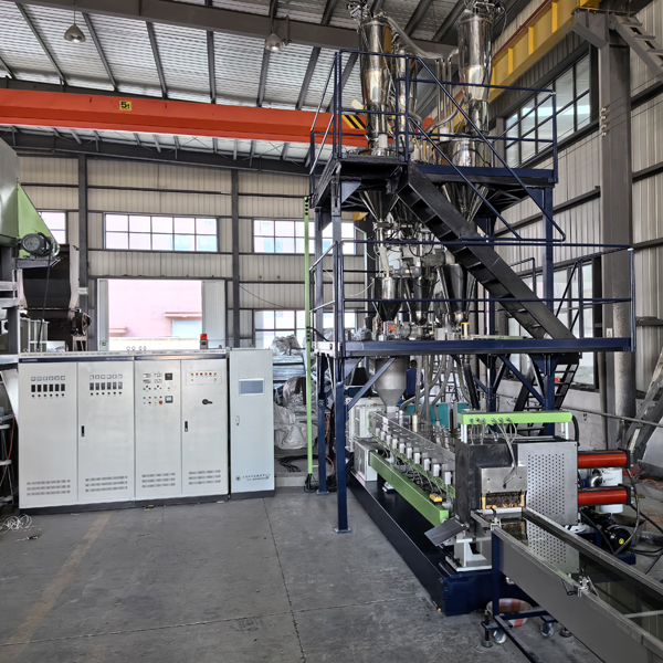 Self Cleaning Co Rotating Twin Screw Extruder with Modular Configuration for Plastic Pelletizing and Compounding