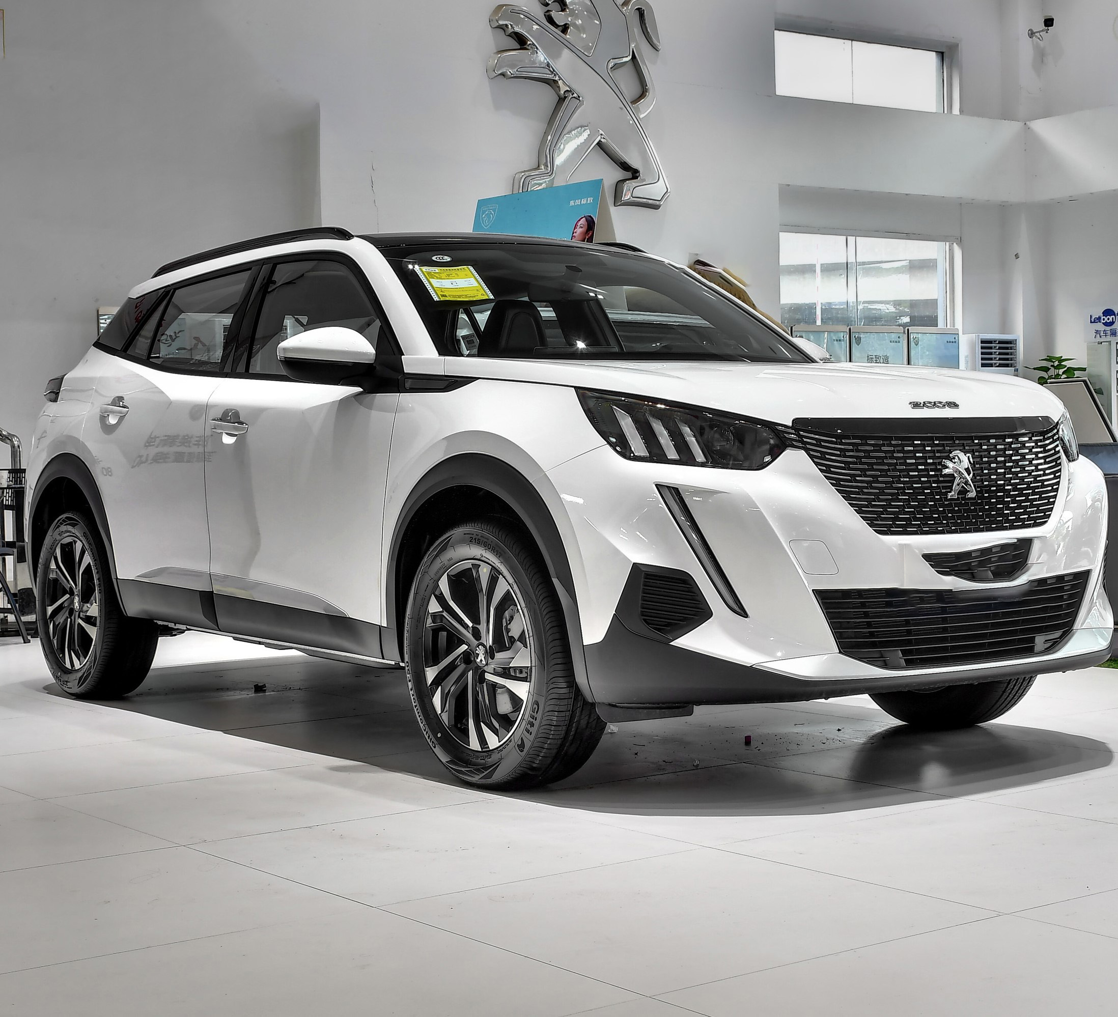 230THP The One Small SUV 5 Door 5 Seat Used Gasoline Fuel Length x Width x Height mm 4312x1785x1545 Dongfeng Peugeot 2023