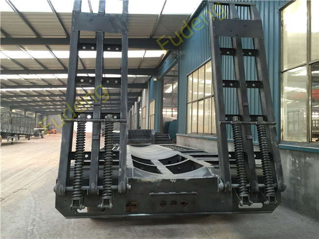 Carbon Steel 60t Semi Low Bed Trailer And Truck With Tractor Horse
