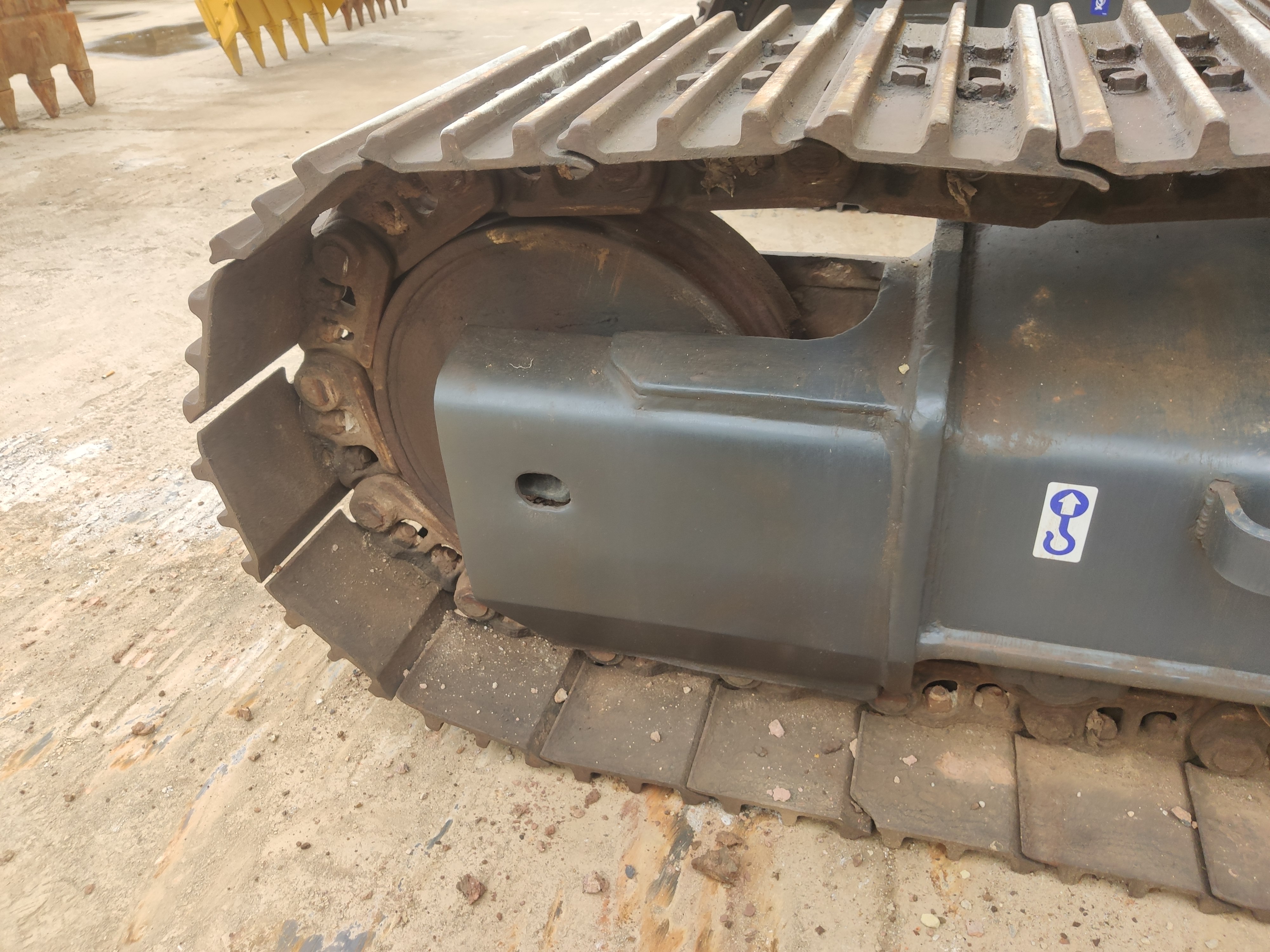 Sell Used Komatsu PC220-8 Excavator with Original Hydraulic Valve and 1.0-1.5 Bucket