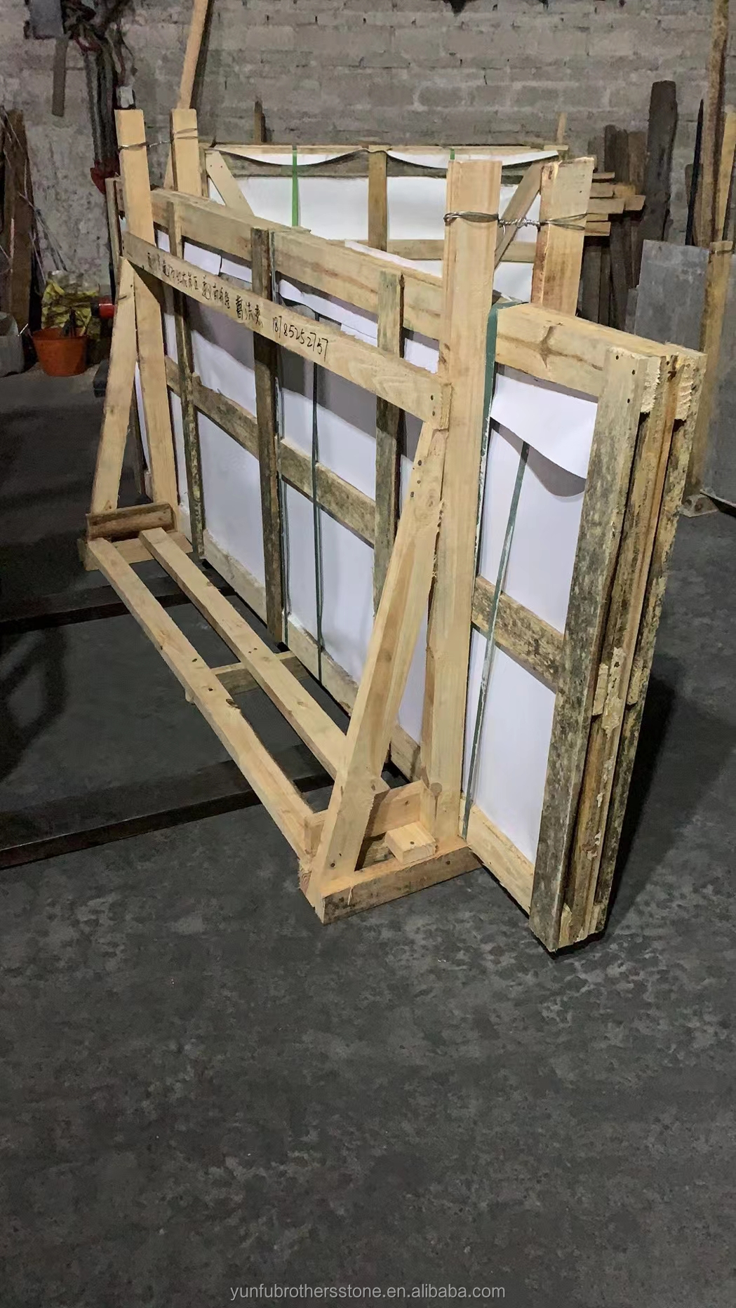 Brazilian Splendor White Quartzite Stone Big Slab 18mm Thickness for Villas and Hotels