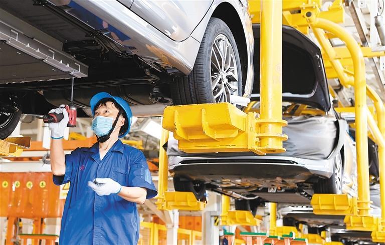 Dongfeng Peugeot 408X 2023 360THP Charm Edition 5-seat Hatchback with Front 4 Rear 4 Radar and Multi-link Rear Suspension