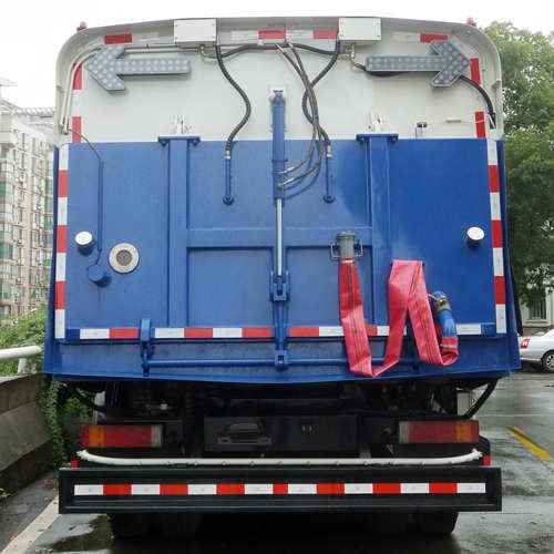 Dongfeng 4x2 Small Street Sweeping Truck For Sale / Small Sweeper Truck