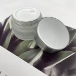 Round 20g Custom Glass Cosmetic Jars Packaging Diameter 4.7cm Height 3.2cm