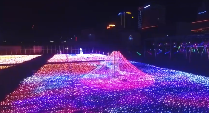 Large Commercial LED Pixel Screen Building Display Mesh Curtain for Media Facade