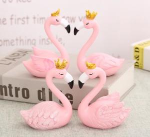 China Creative Pink flamingo Resin Crafts Figurines desk décor on sale