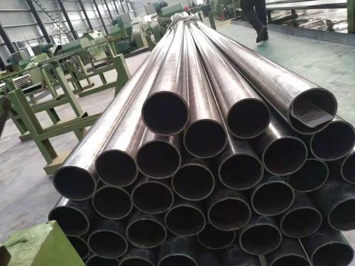 Ductile Welded Carbon Seamless Steel Pipe 6m Round Shape Hot Rolled