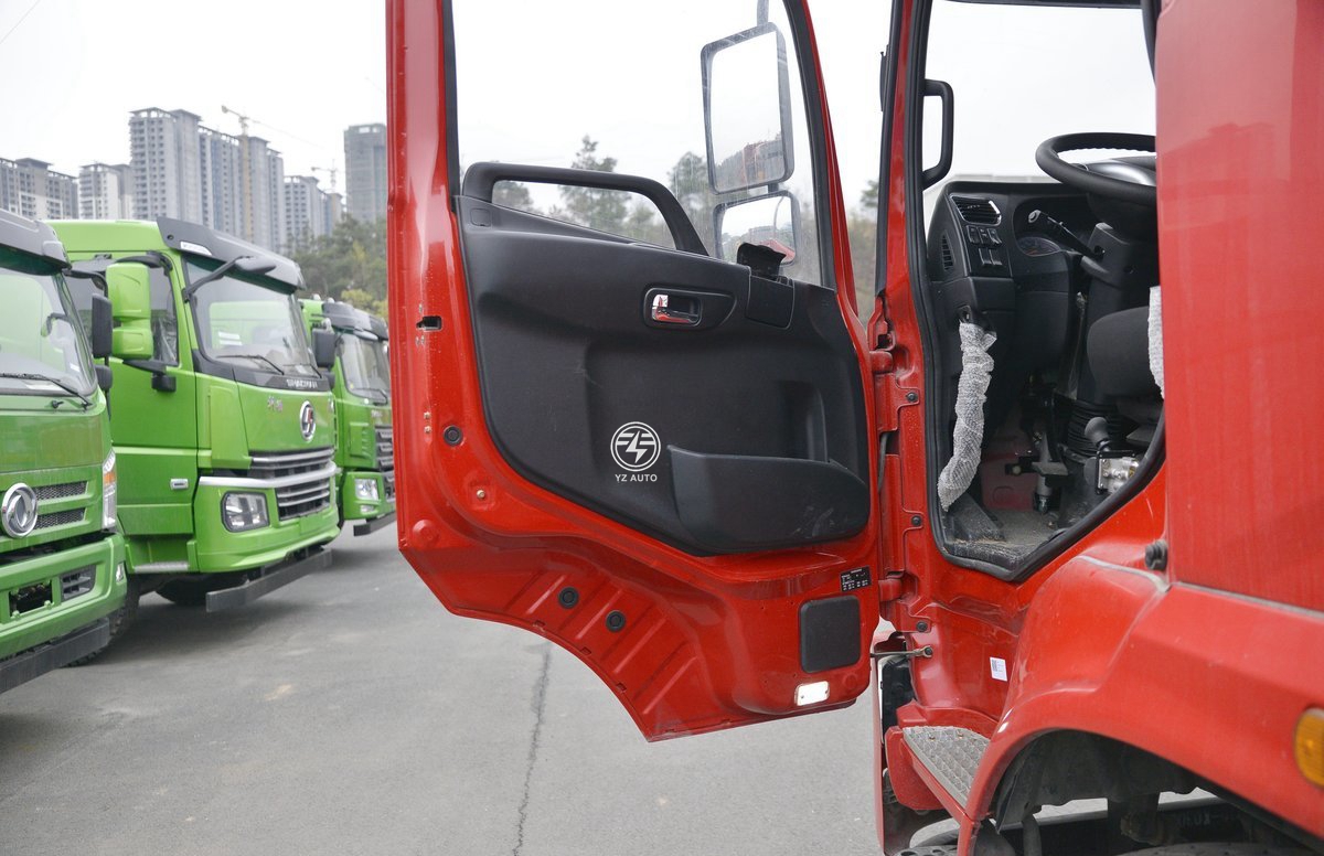 DFAC LHD RHD 6X2 8 Wheel 14T Dump Truck Mini Tipper Truck 162kW Capacity And Load