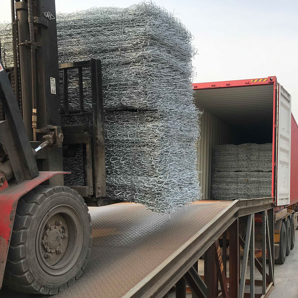 Black Durable 2.7mm Gabion Box Tensile Strength 380-400mpa Retaining Wall