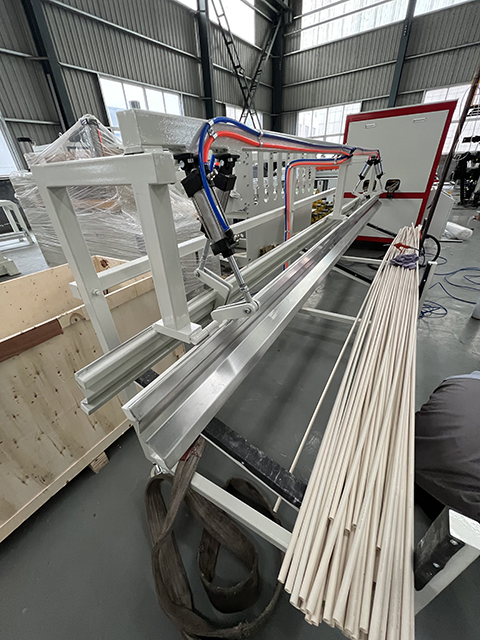 39 Rpm Electric Pipe Extruding Machine For PVC Conduit Pipe Production