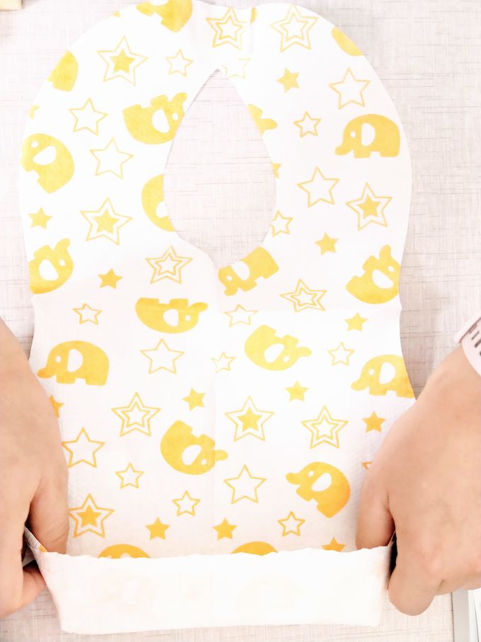 Anti Bacterial 24.5*34.5cm Waterproof Disposable Baby Bib