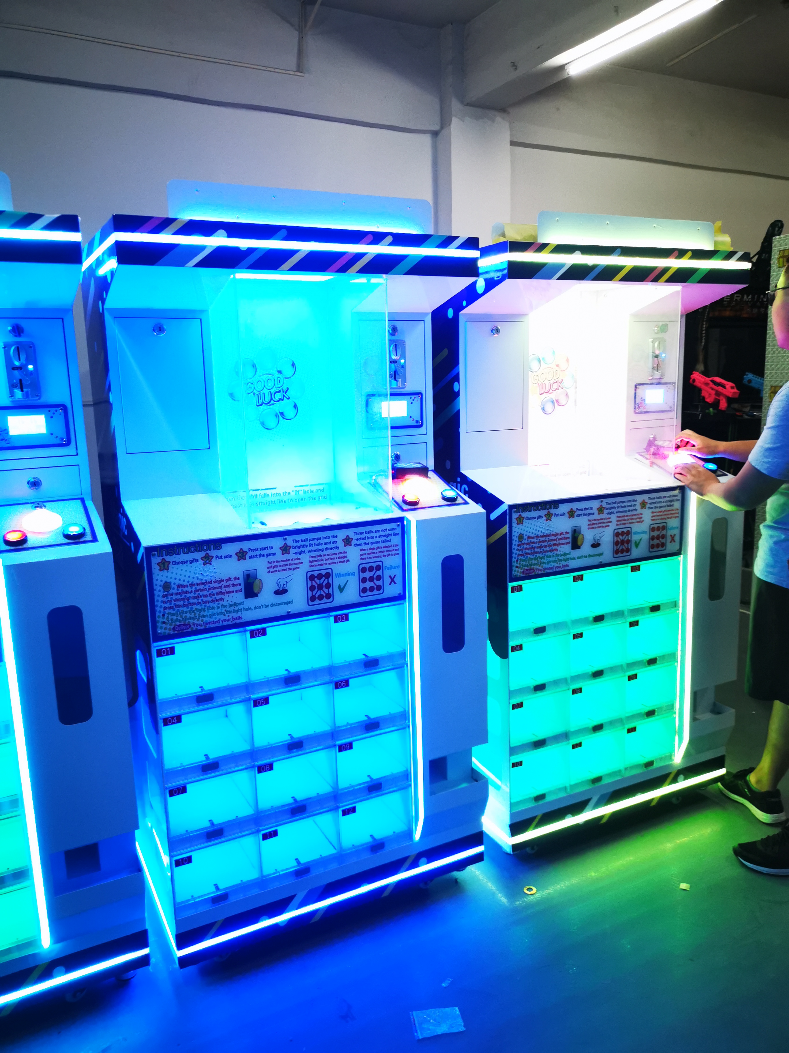 PlayFun Coin Operated Redemption Magic Ball Prize Gift Vending Machine for Sales