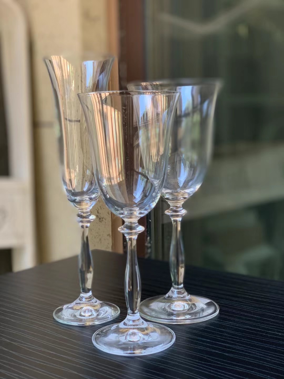 Hot Sale elegant Diamond Design Thick White Wine Glasses For Wedding Event
