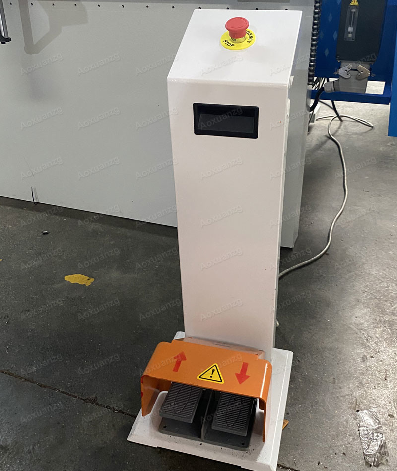 Delem DA53T DA66T 3+1/4+1/6+1/8+1 Customized Hydraulic CNC Press Brake Bending Machine
