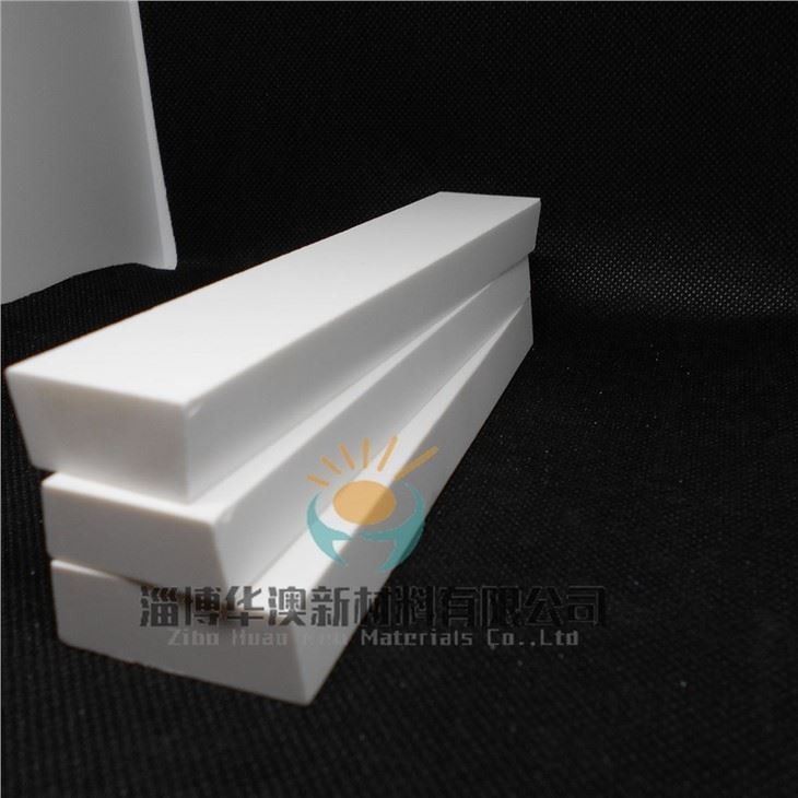 Customized Alumina Ceramic Plates With Fracture Toughness >3.9 MPam Special Shapes Available