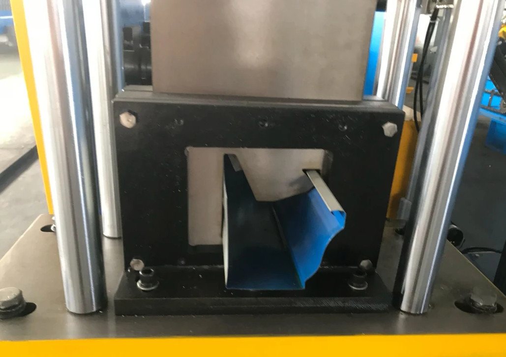 Customized 0.8mm Down Pipe Roll Forming Machine Rain Water Gutter Making