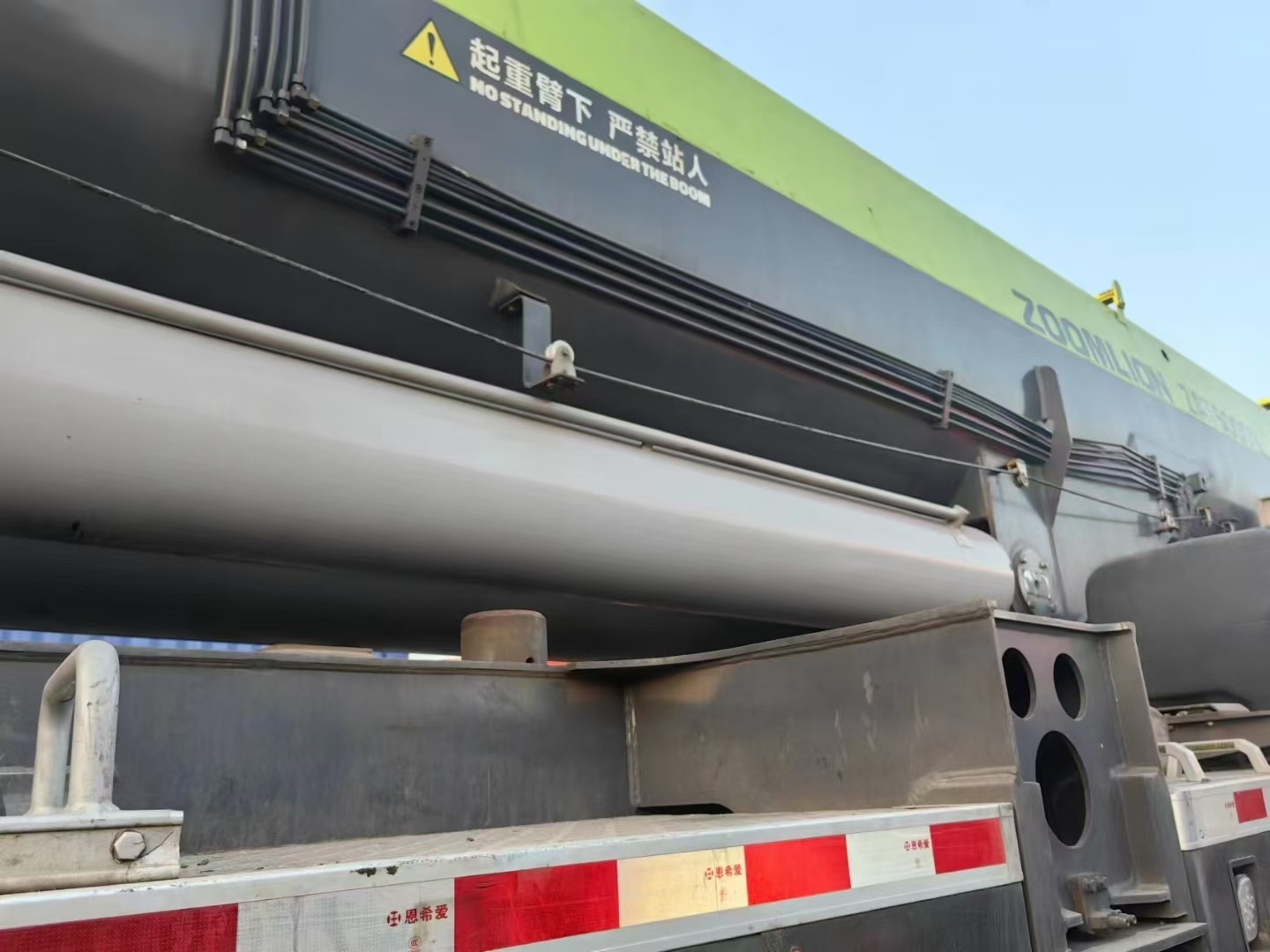 Eight-Arm Crane Jib ZAT4000V 2020 Years Zoomlion Mobile Crane 400tons for Heavy-Duty Construction Projects