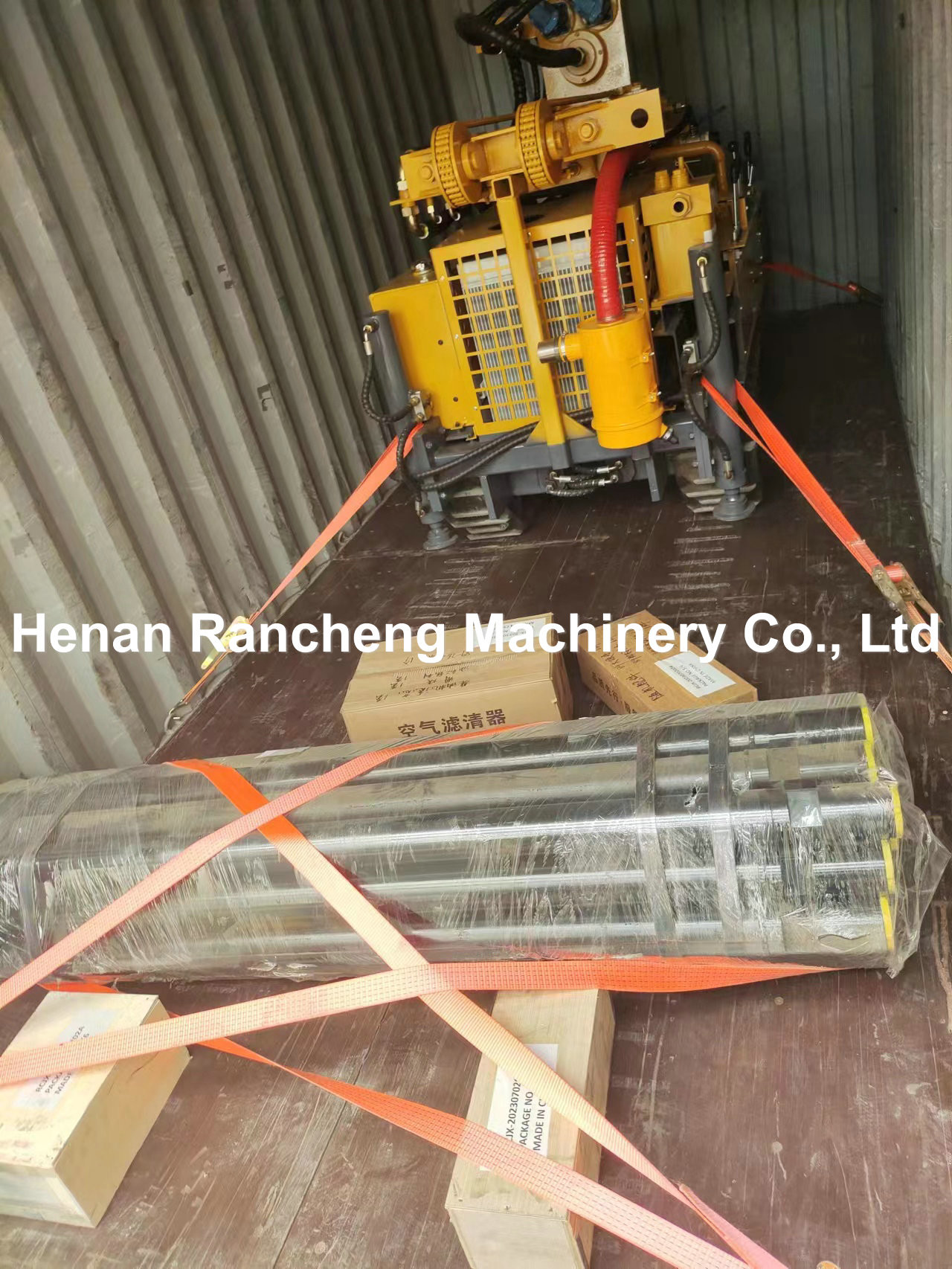 Small Crawler Water Well Drilling Machine 42KW Engine 150m Drilling Depth