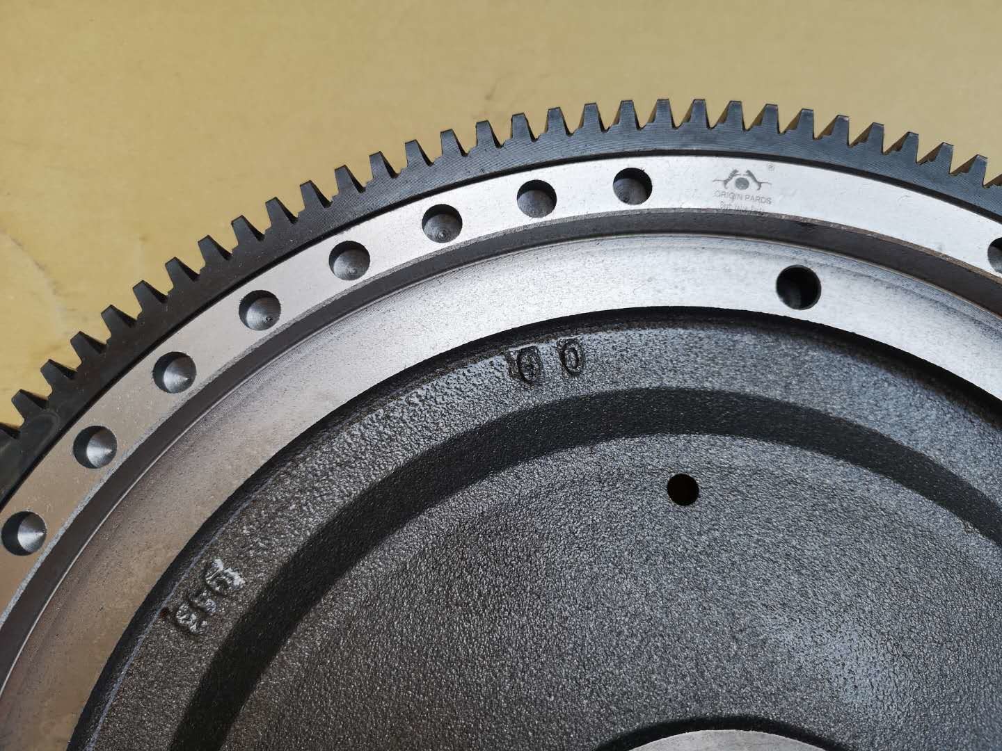 8943909431 ISUZU 45 Sensor Holes 15" ISUZU Flywheel For FVZ 6HK1 Cargo Over 15 Tons GVM