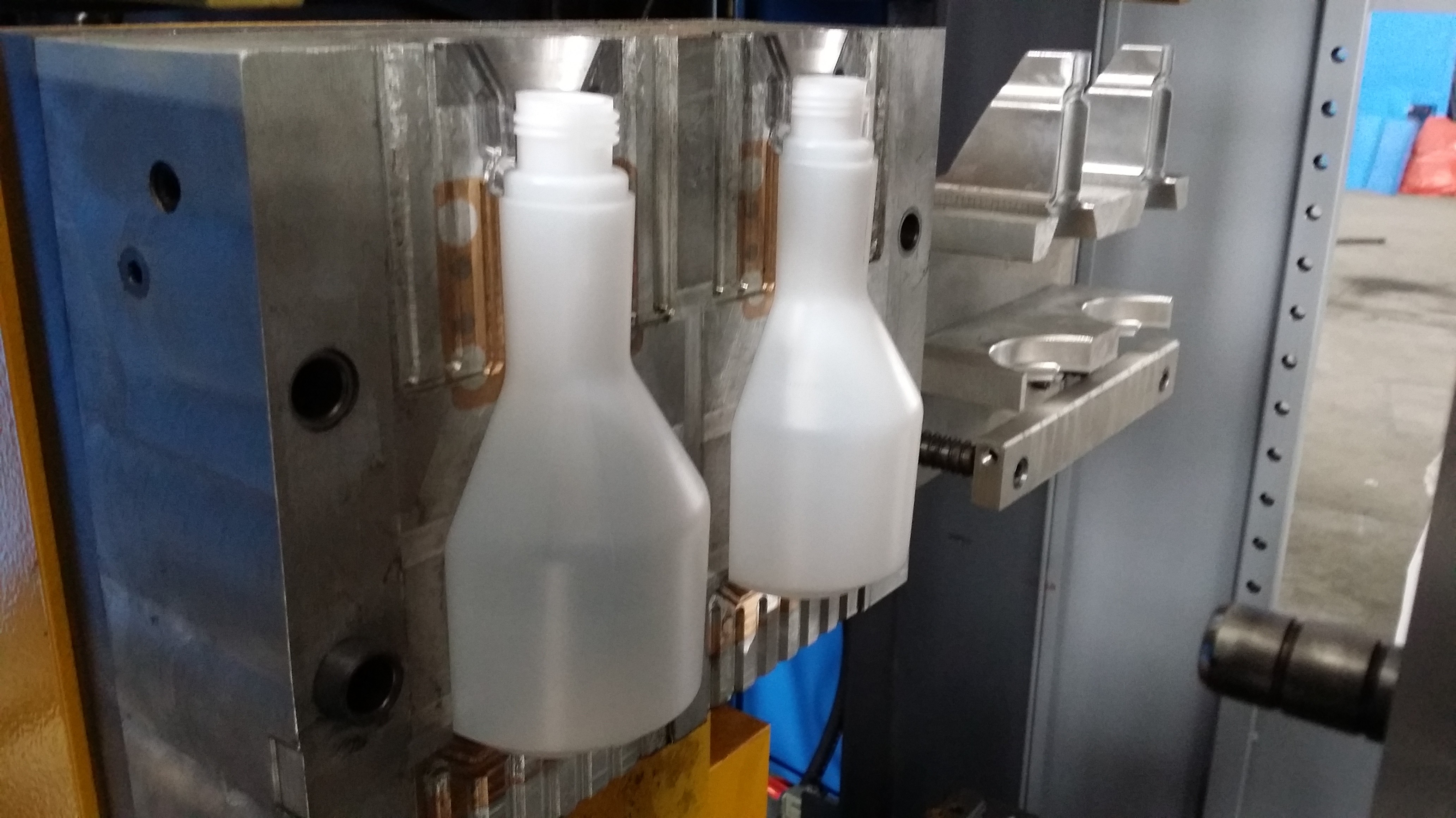 Two Cavity Plastic Container Manufacturing Machine Easy To Operate / Maintenance