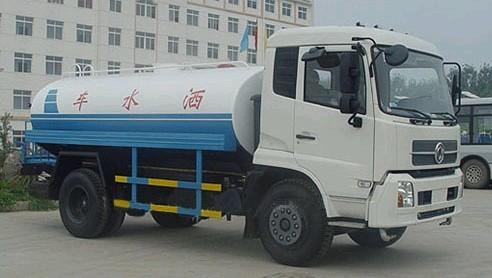 Dongfeng 145 Sewage suction truck , 4700mm wheelbase Special Purpose Truck 9450L