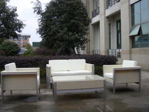 Wholesale All Weather White Outdoor Rattan Sofa For Garden / Patio / Bar from china suppliers