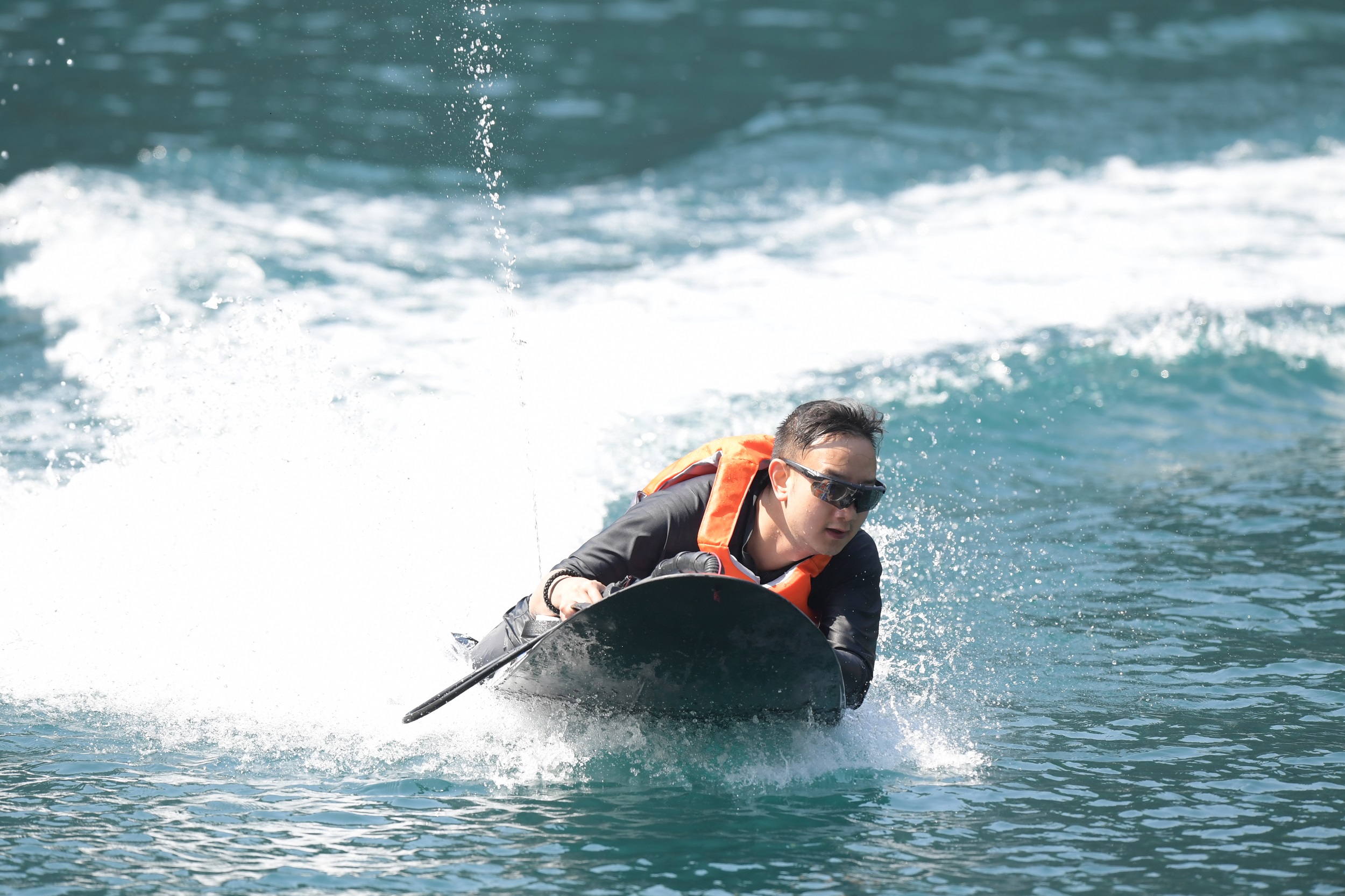 2 Hours Endurance Electric Jet Body Board with 60km/h Max Speed and Water Thruster