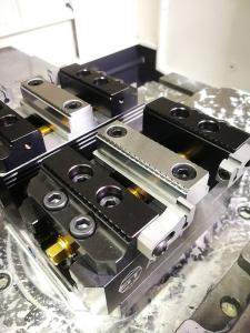 Wholesale 3Kg Axis Fixtures 50mm Clamping Range 4 Axis Vise Stainless Steel from china suppliers