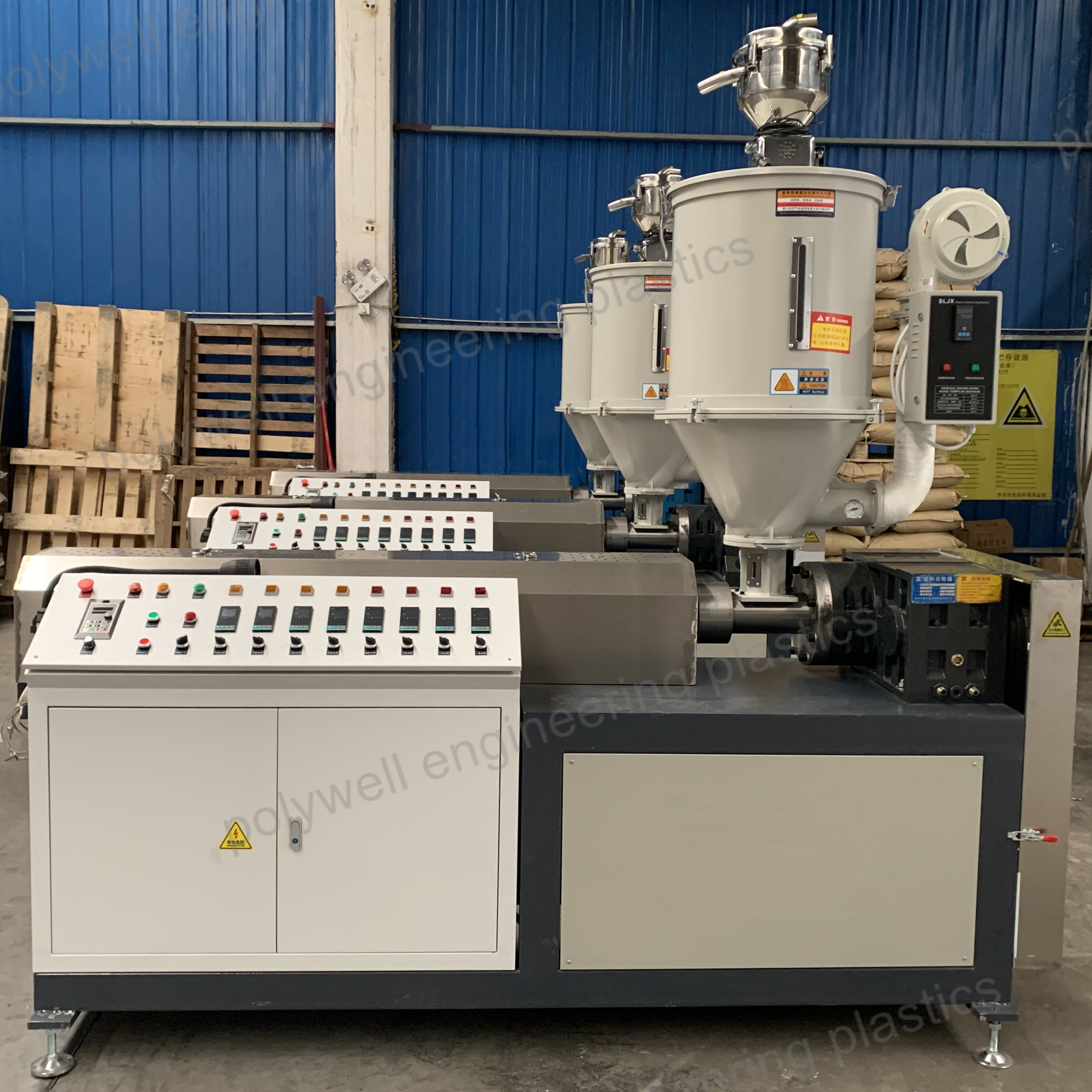 PA66 Polyamide Granules Forming Extruding Machine Thermal Break Strips With Single Screw