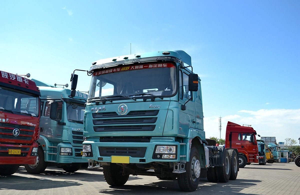 Shacman F3000 4X2 Tractor Head Truck with 10 Forward Shift and High Driving Cab Roof