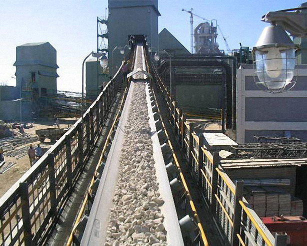 Large Output Fixed Belt Conveyor Compact Small Floor Space Safe Operation