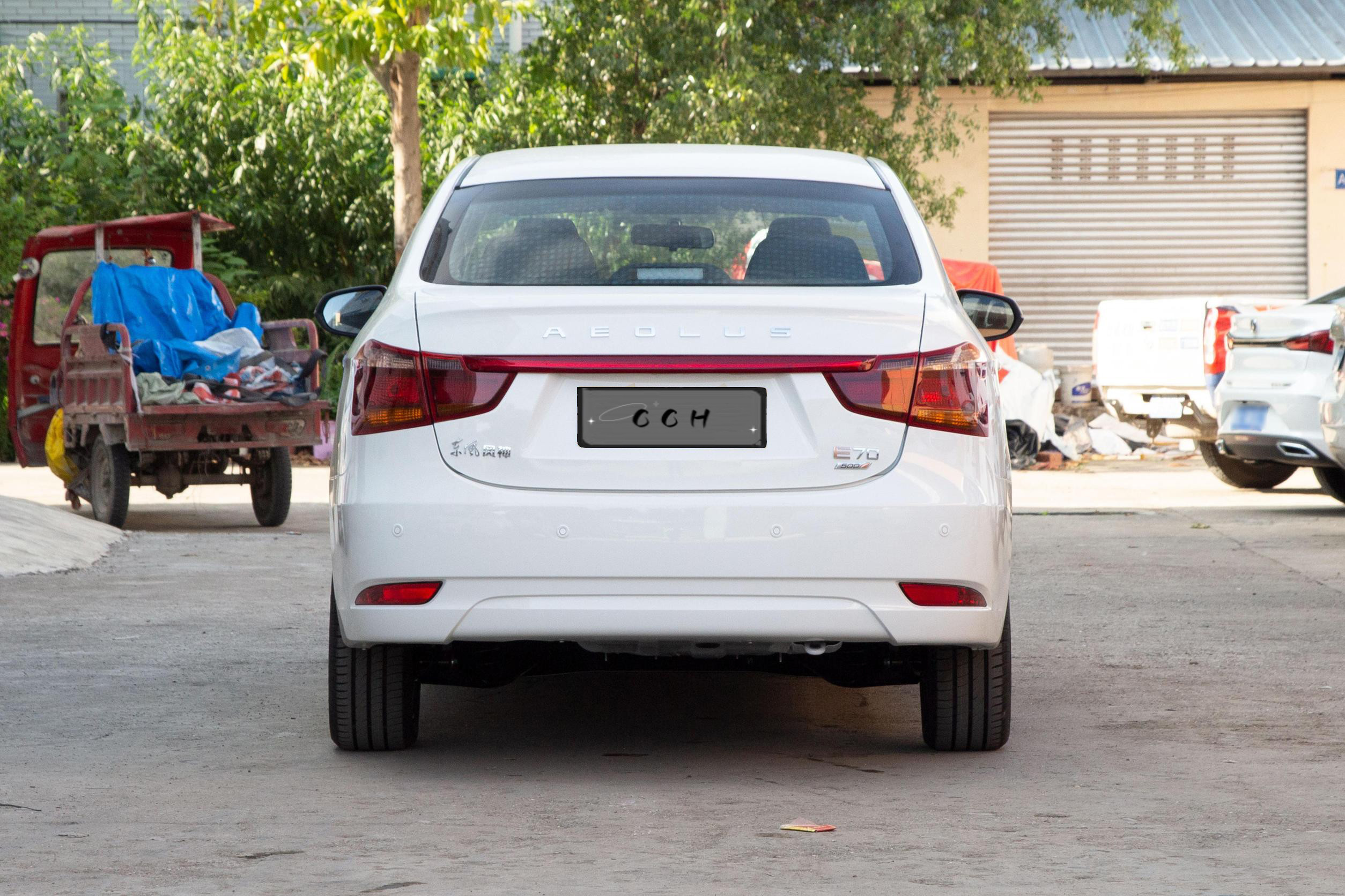 2023 Dongfeng Fengshen E70 500 electric car Pure electric cruising range 412km white new energy vehicles
