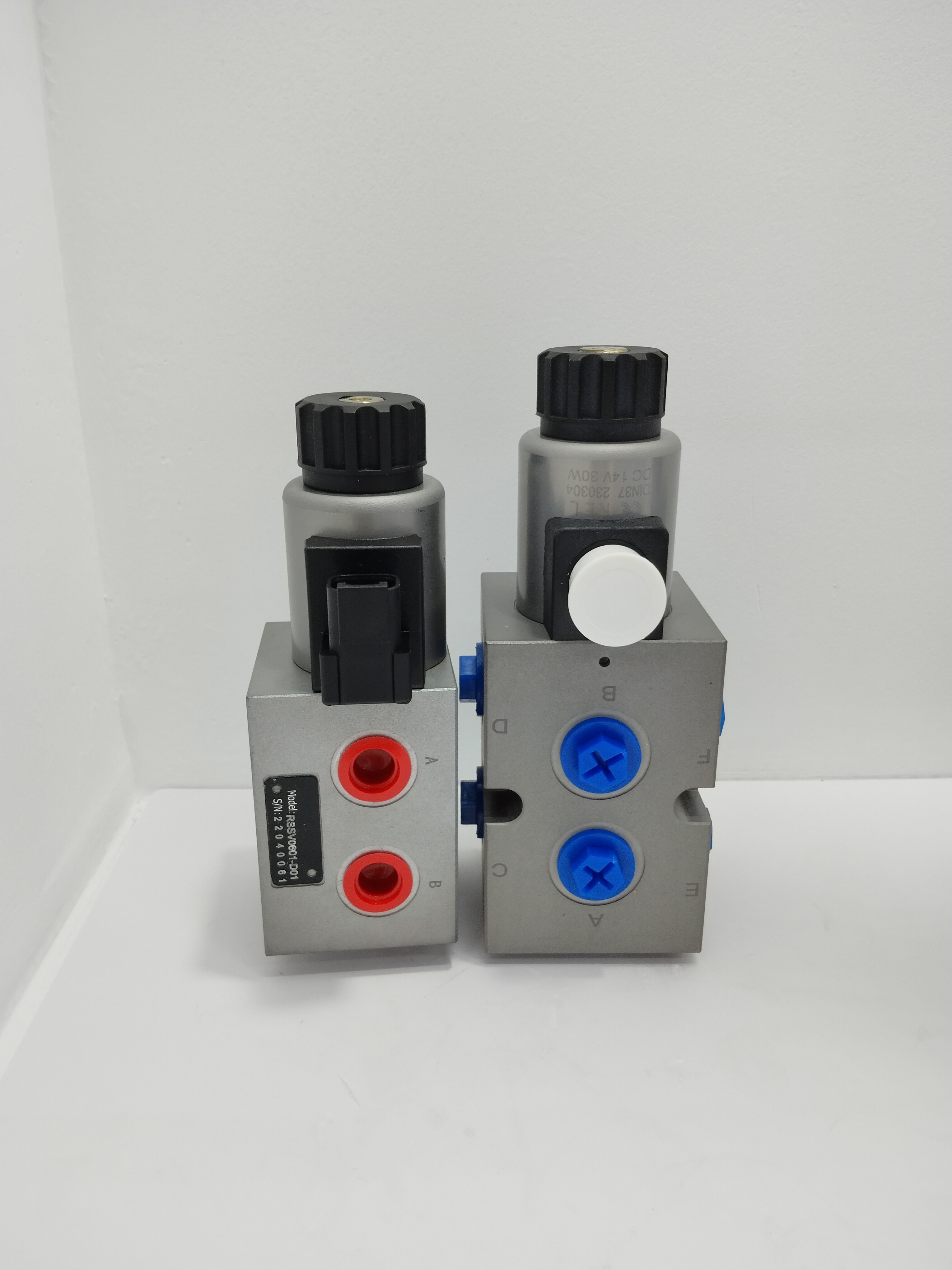Industrial Hydraulic Solenoid Valve Two Position Six Way 12V 24V DC