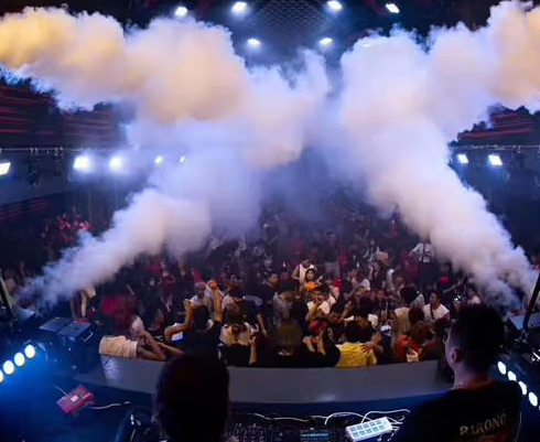1700W DJ Smoke Machine with Remote Control and RGB Disco Light Preheating Time 10 Minutes