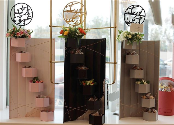 Sophisticated Custom Printed Hexagonal Display Box for Luxury Flower Bouquet Stand