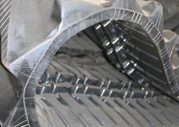 500 Mm Wide Replacement Digger Tracks , Komatsu D21a7 D21p7 Rubber Crawler