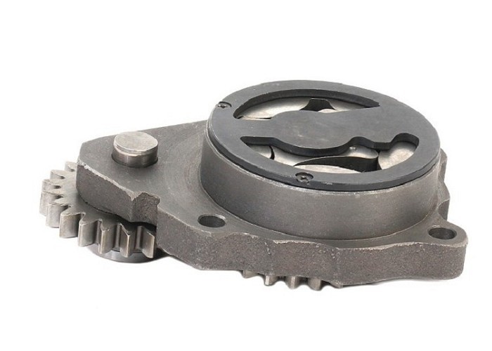 PC200-8 6D107 6BT Komatsu Oil Pump 6754-51-1110